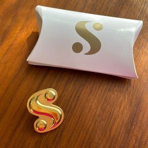 Serena Williams Limited Edition Logo Pin